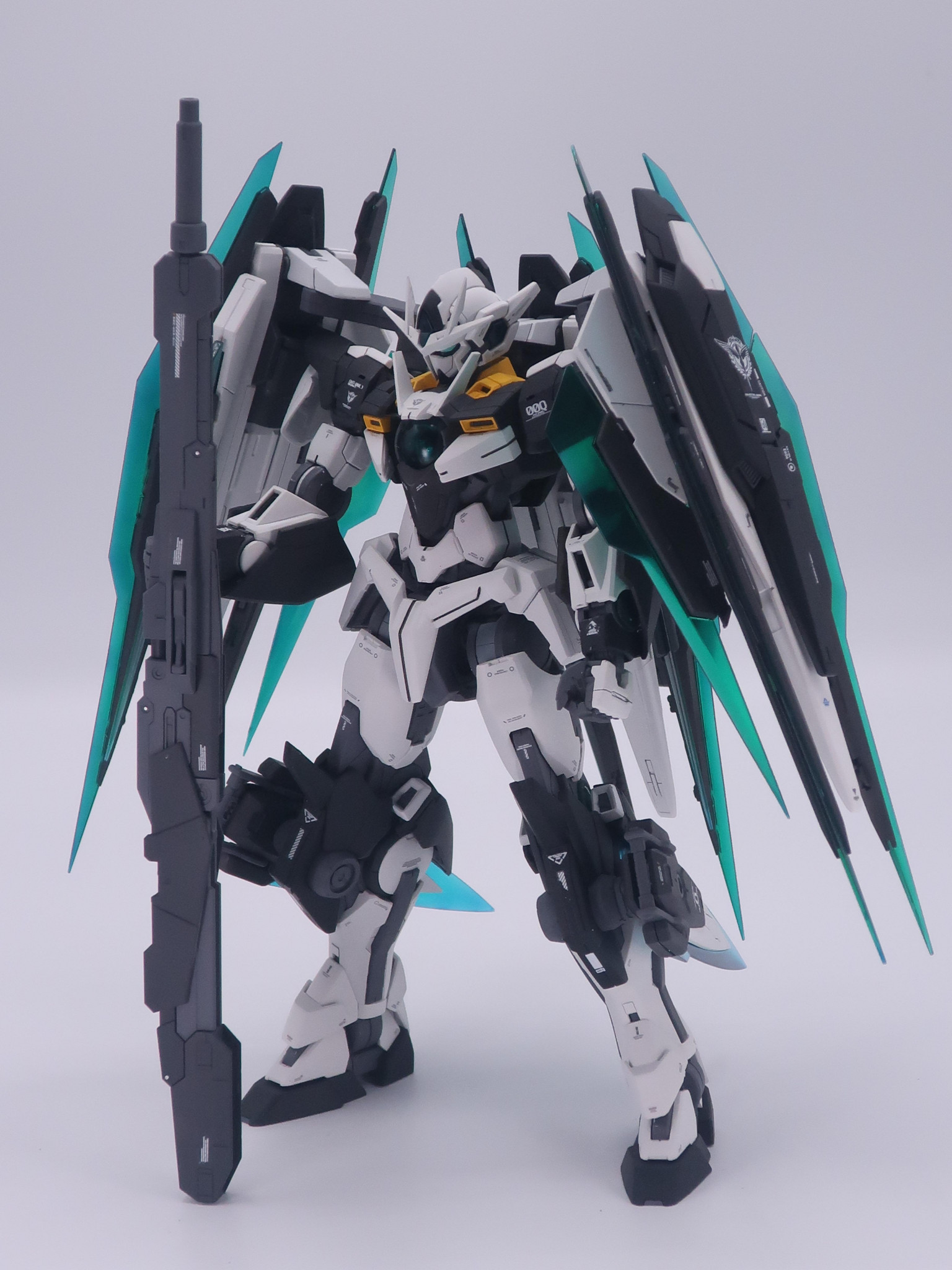 MG ダブルオークアンタ｜道化師さんのガンプラ作品｜GUNSTA（ガンスタ）