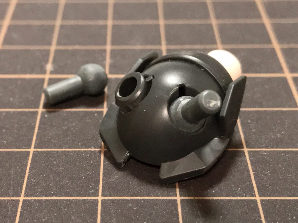 髪パーツは軸接続だったんですが、微調整したらハマったボールデンで少しだけ自由度を上げています。