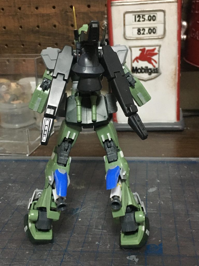 後ろ。ランドセルの形状はこの後ボツにして、作り直しています。