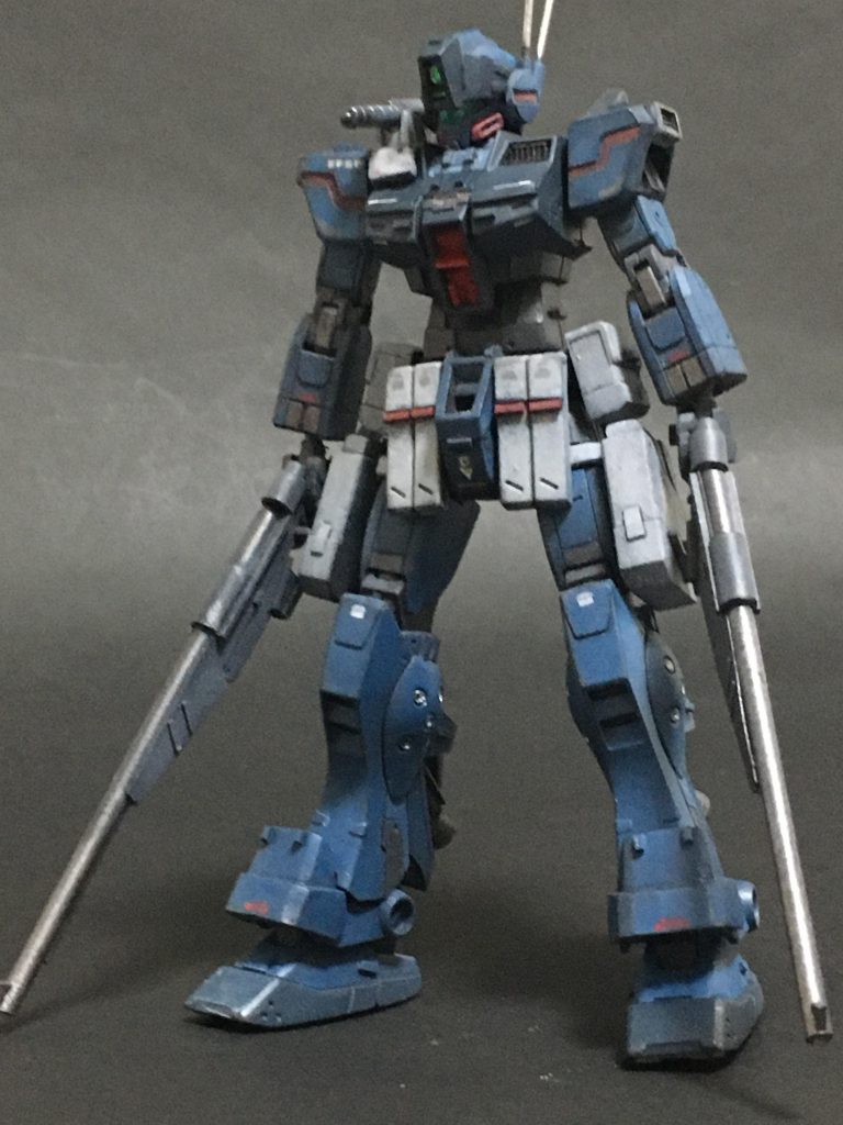 ジムスナ本体。K9用の部品から不要な物を選定して元のジムスナ2に寄せてます。カラーリングも元のブルー系でまとめてます。多少トーンを落としたせいで、ティターンズっぽくなってますが…