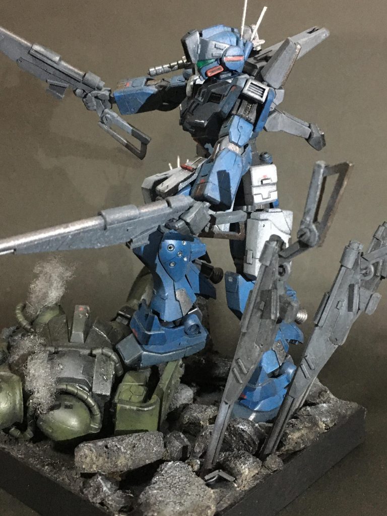 整備士「あいつ、なんでスペアのライフルまで全部持っていくんだよ(怒)」整備士に嫌われまくっています。