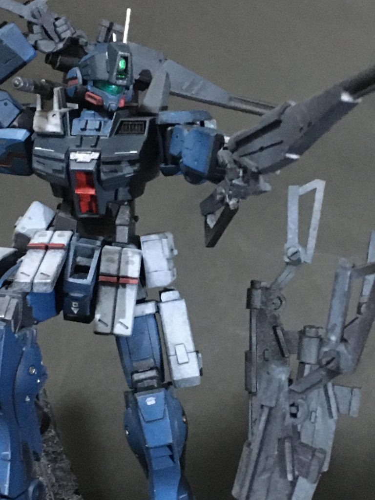 墨入れのエナメル溶剤でバイザー部分が砕けるし…仕上げのクリアーでがっつり白被りするし…色々修正してるうちに2021年中に完成するつもりが気が付けば年を越していました。閲覧ありがとうございます!