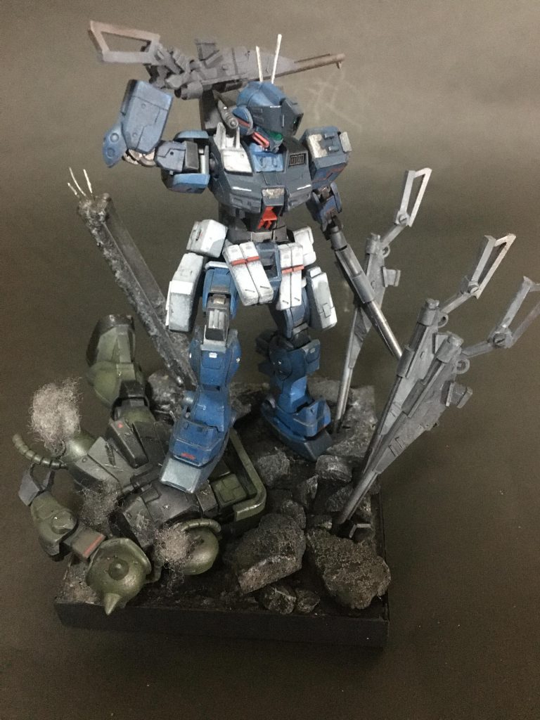 【全体】瓦礫の戦場という感じでジオラマを作っています。