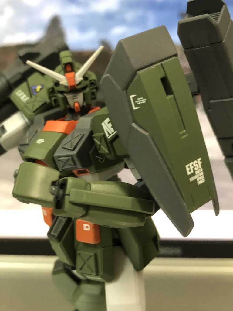 陸戦タイプですがロンド・ベル所属です。