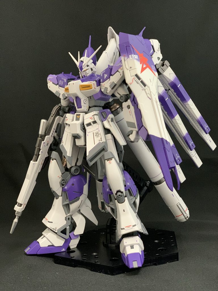 カラーリングはパープルよりでシンプルな配色にしました。