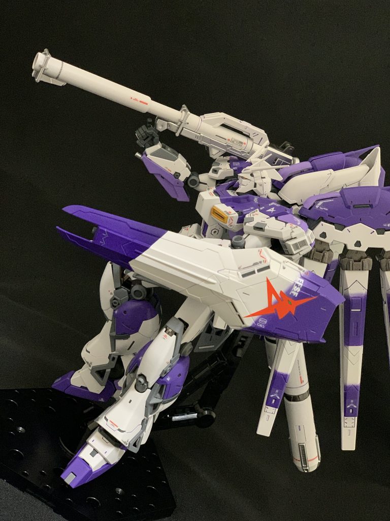 よく動きます。 1/144でここまでできる設計が素晴らしいです。