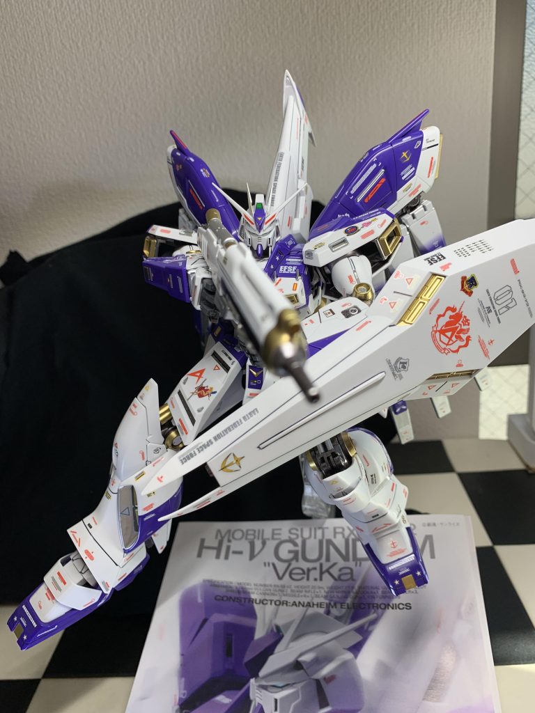 Hi-v純正ではないデカールも使用していますw。スンマソw。