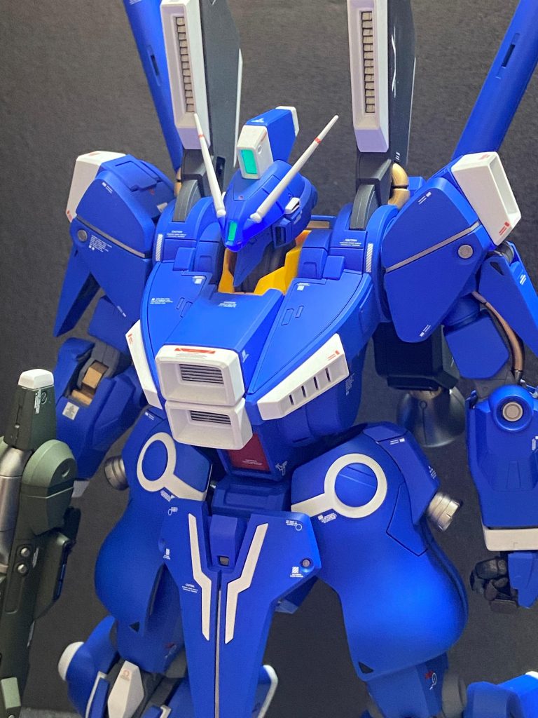 センサー類は蛍光色で塗装してますのでブラックライトで発光します 