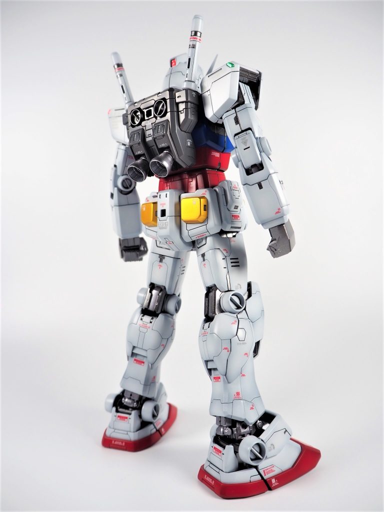 リアパーツ数もMGの割には比較的少なく、比較的簡素な構造の為古いキットでありながら、広い可動域と頑丈さを兼ね備えます