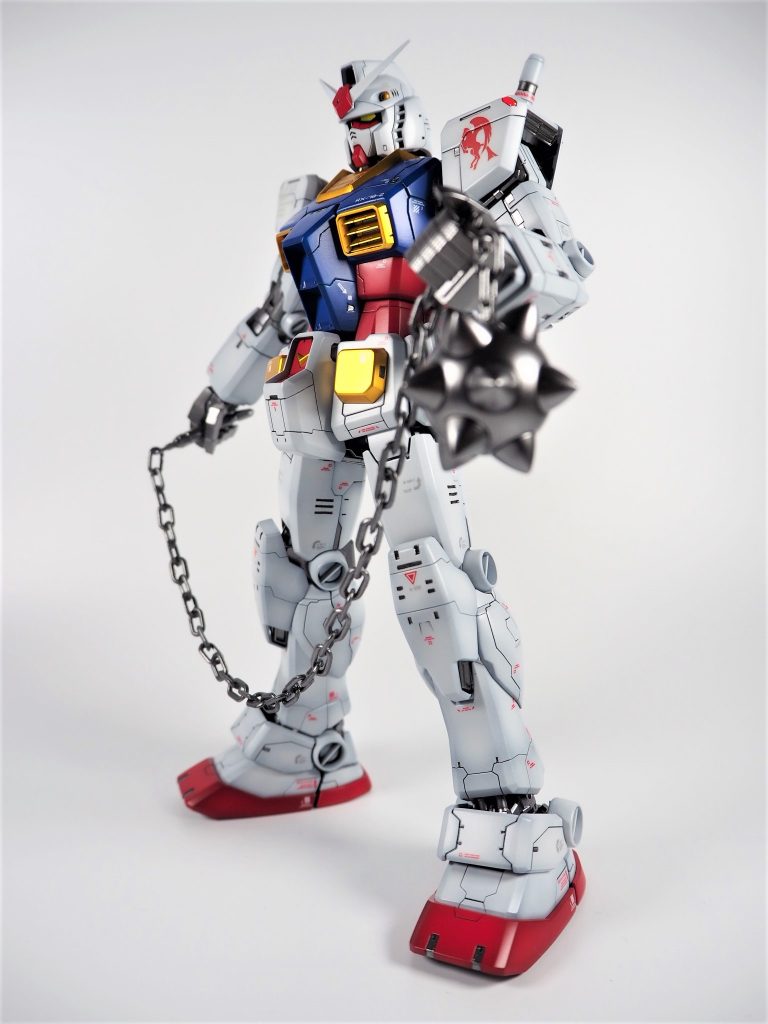 ガンダムハンマーはたった一度しか戦闘で使用されず一撃でMSを撃破している最強兵器V作戦のMSの部品よりも先にホワイトベース内に保管されていることから連邦の切り札なのは周知の事実機動戦士ガンダム本編を作る上でパワーバランスの崩壊を恐れた製作サイドが断腸の思いで封印せざるを得なかった逸話は製作者の中であまりにも有名一方、ハイパーハンマーはゴッグにキャッチされるただのボールなので産廃