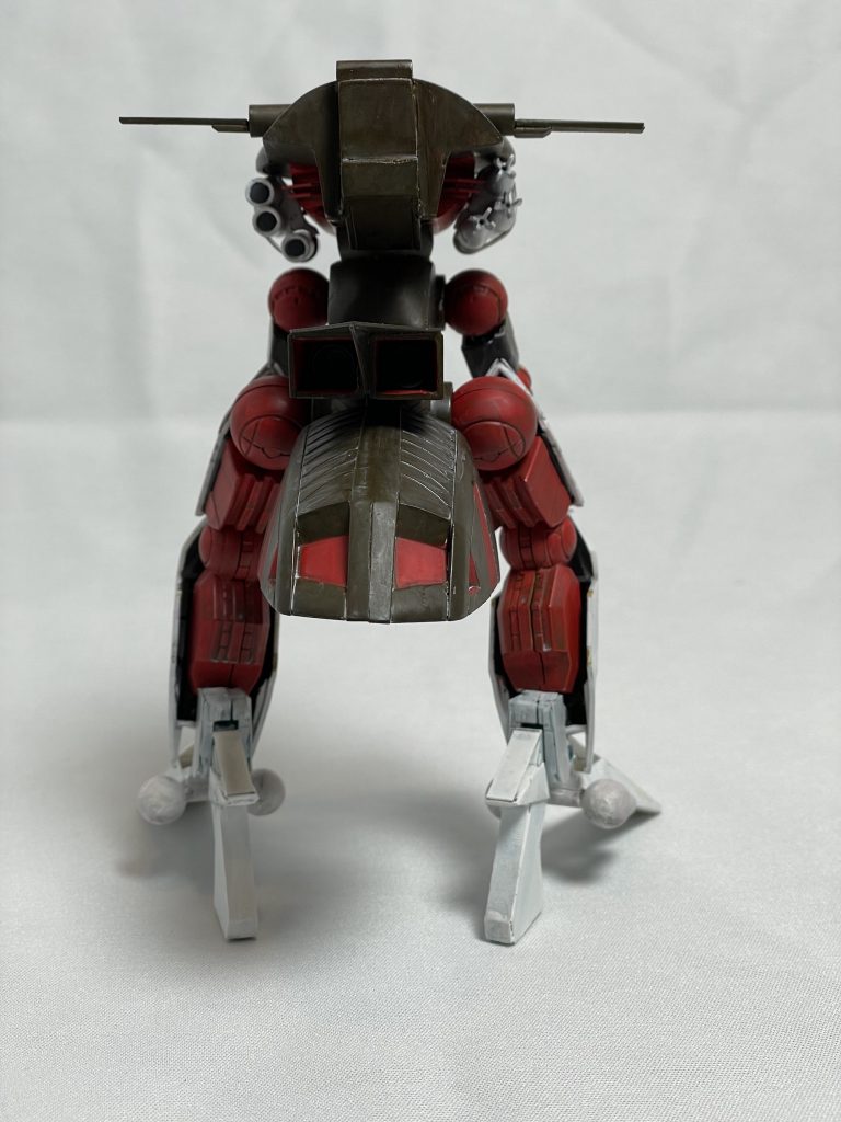 お尻のバーニアもプラ板貼り合わせ.甲羅みたいなパーツは少し大きいので前後に幅詰め.