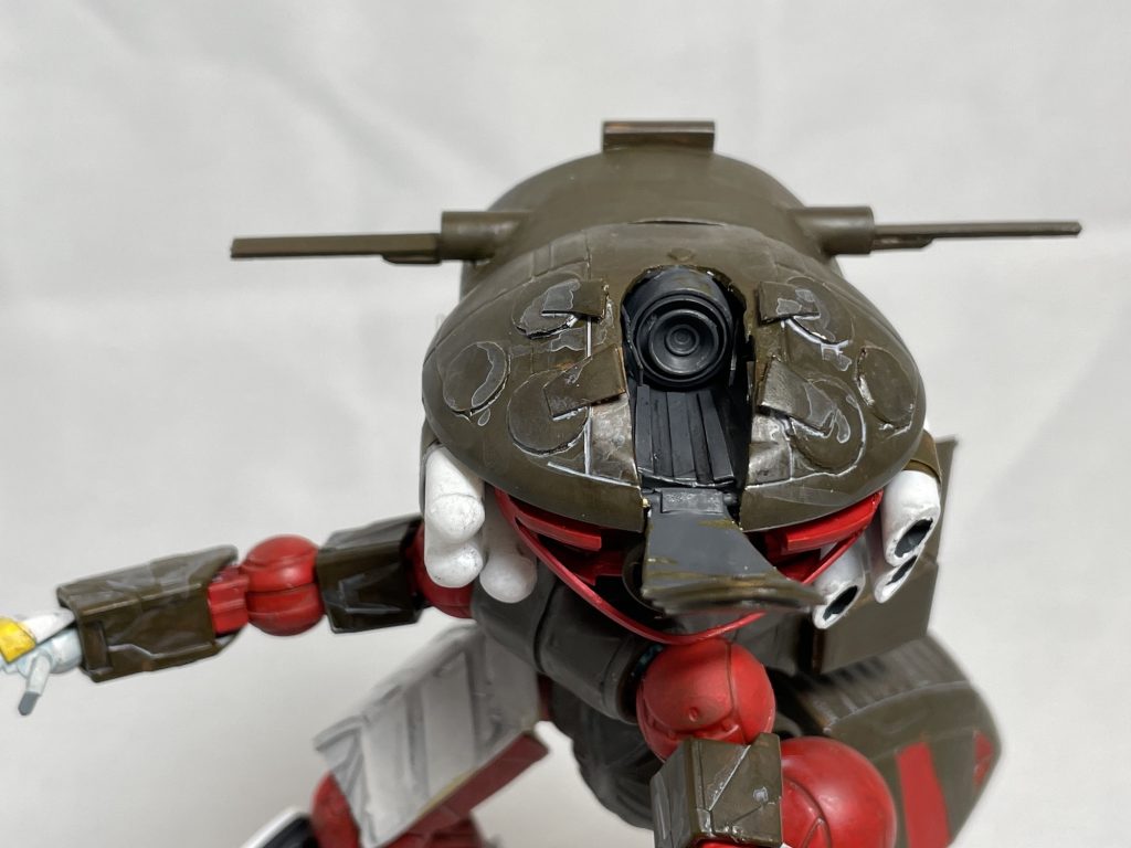 対艦メガ粒子砲.ハッチを開いて露出できます.