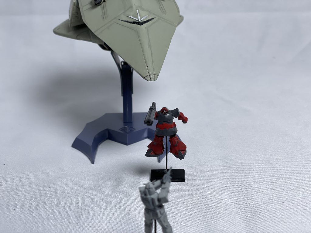 「ガンダム,昨日までのガンダムとまるで違うぞ!」