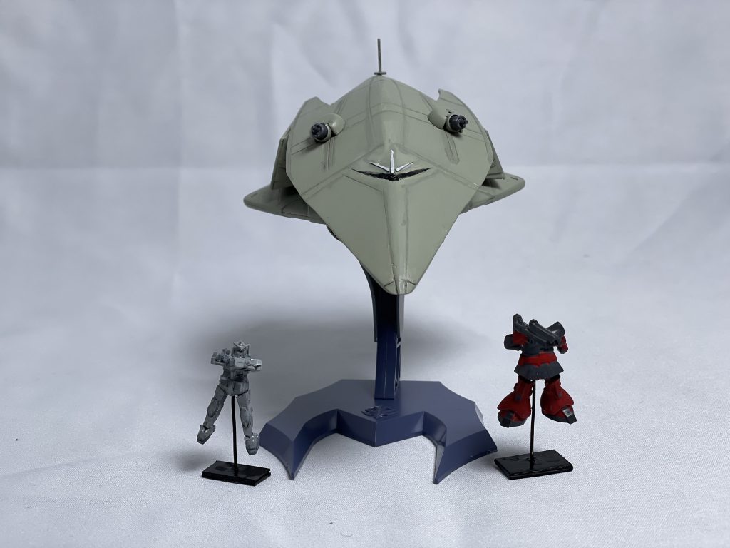 1/550のガンダムとドムもついでに作りました.ガンダムはG3仕様,ゲルググが無かったので小説版のシャア専用ドムにしました.やっぱエルメスでけえな.