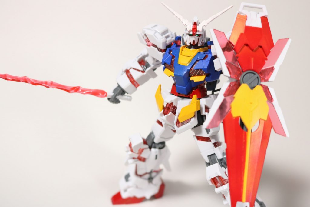 今回試しにガンダムマーカーをエアブラシにするアイテムを使いました。手軽にグラデ塗装ができ(今回はしてないけど)、毎回ビンを洗わなくていいから良いけど、広い面を塗るのには向いてませんね。