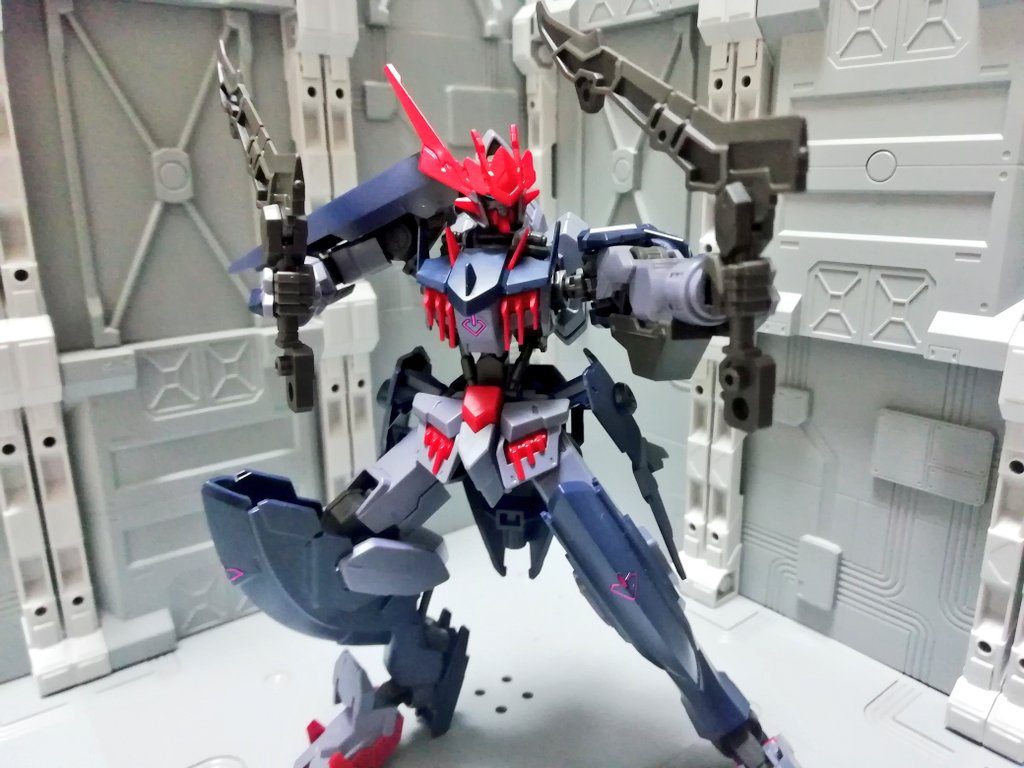 ツインブレード・ハンドガンモード。牽制用だがプルーマを蹴散らす程度の威力はある