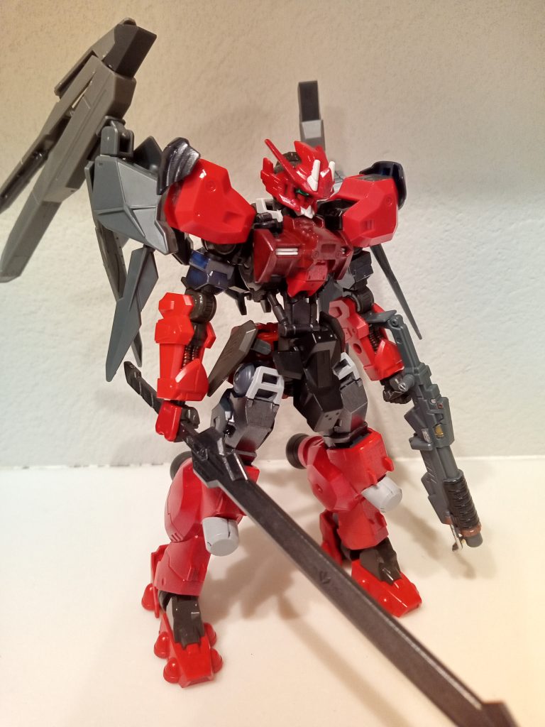 バックパックは竜の翼をイメージしたためティアマトブースターと名付けました。