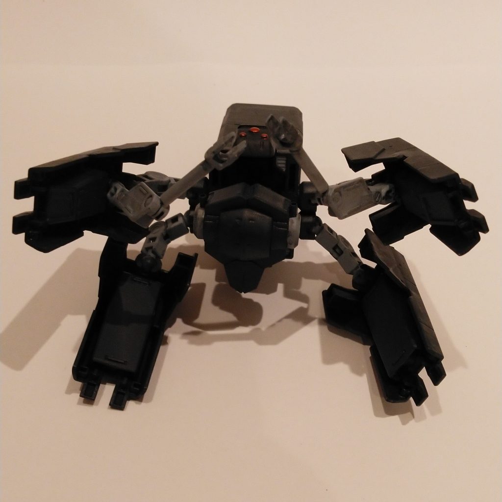 足は鉄血のオプションセット8のシャルフリヒター用の盾とボールデンアームズのパーツで作成。腕はHGルプスレクスのサブアームを使用。体の下のマシンガンはオプションセット9のグレイズの足を二つ合わせて加工。