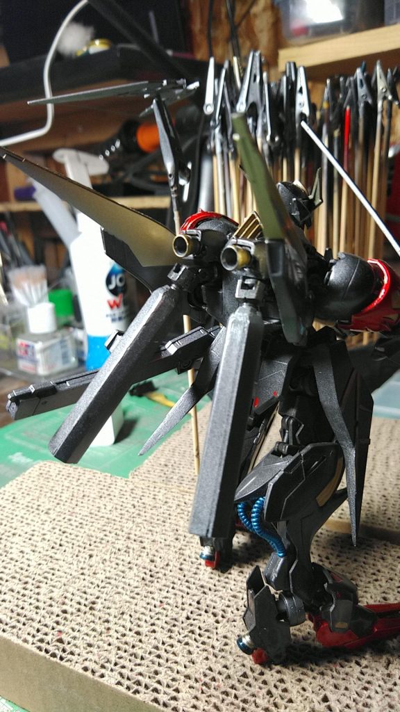 バックパックブースターを追加(๑•̀ㅂ•́)و✧元々あったブースターでは小さかったのでプラ板で肉増ししてます(´Д｀)ﾊｧ…