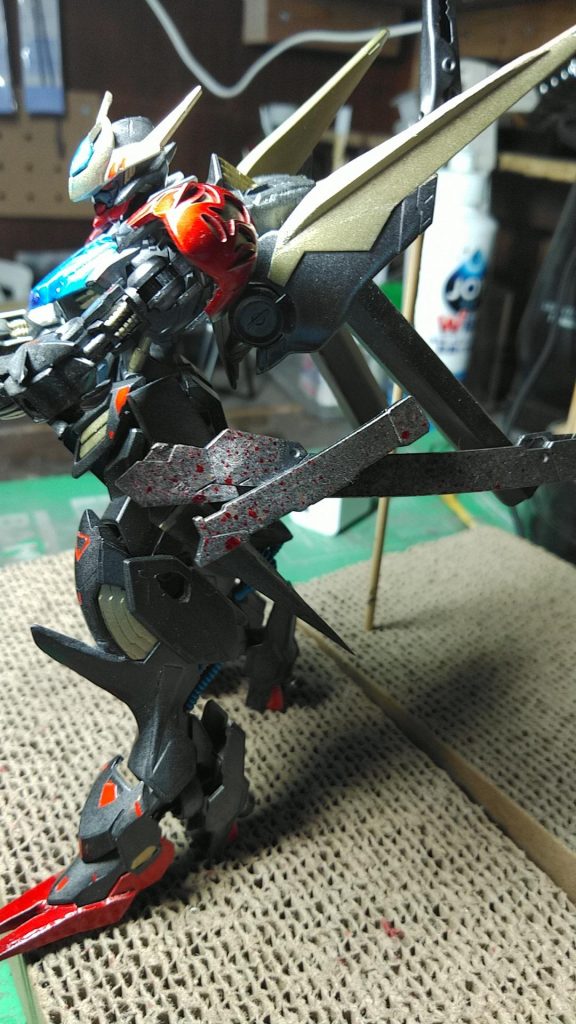 反対側には刀を装備(๑•̀ㅂ•́)و✧