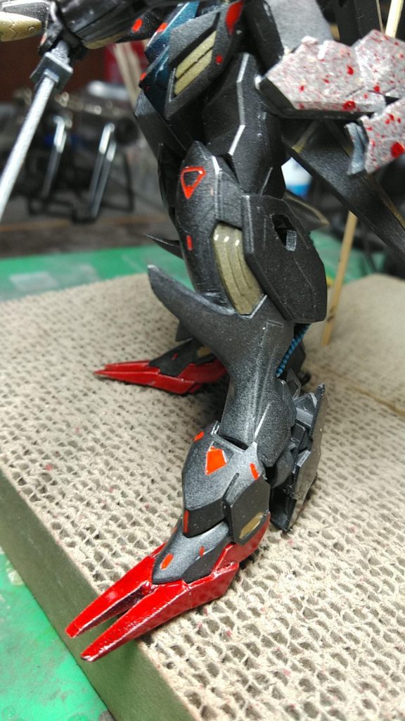 脚部は造形パテとプラ板でつま先の延長と、ディテールアップ(｀・ω・´)ｷﾘｯ