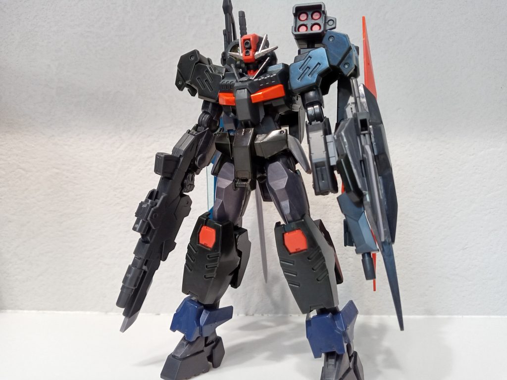 光の加減で黒から青が楽しい塗料筆塗りでもなんとかわかりますかね!