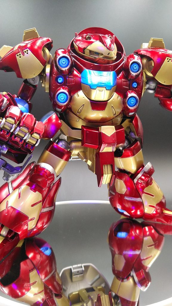 青い部分は蛍光色で光るようにしました。