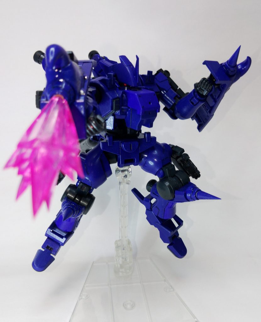 実はとあるコンペに出るために作成しました。ラルさん専用機、だがグフ・ドムはダメ、グフスパイク必須ってレギュレーションでした。ほんとはアッシマーで製作しようと思っていましたが見つからず・・・もう、コロナ死ね!!さておき、さすがに筆全塗装は大変ですね。ですが、レギュ・期限を提示されての作成は初めてでまとめられたのは個人的に満足でした。以上です。ご覧いただきありがとうございました。