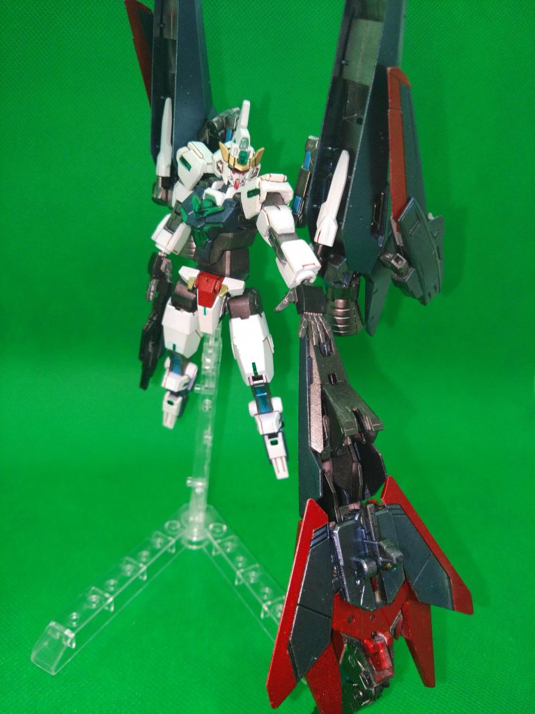 シールドモード裏面はこんな感じ。バックパック接続部が自重で落ちるのでネオジム磁石を仕込んで補強しています。