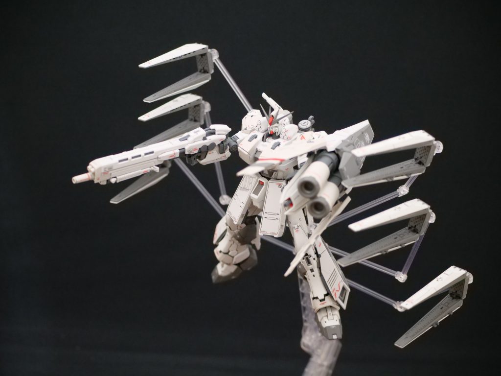 ファンネルフルバースト的な写真、いつもダサくなっちゃうのでどうやって撮ったら良いか教えてクレメンス