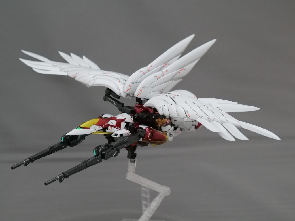 唯一の難点と言えば、せっかくの変形機体なのに全塗装ゆえにグリグリ動かせなくなったことです。