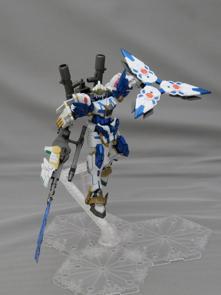 大クナイに部隊マークの薔薇をあしらったのがお気に入りです。