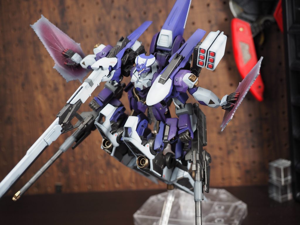 サイドからの攻撃はダハックの手シールドでガードしつつ正面から突っ込みます