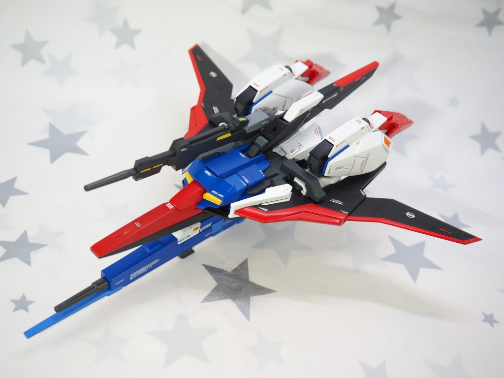 ウェイブシューター形態。こっちの主翼もカッコいいなあ。黒い部品にキレイに赤を塗ることができてよかった。