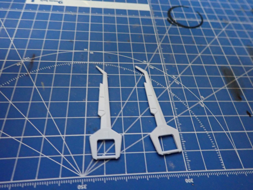 左がシャープ化しました。
