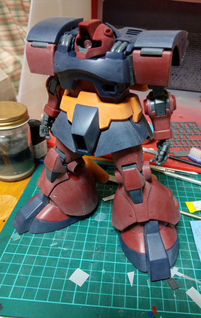 ディテールアップ前です。ドムの流れを組むMSでこれはこれでカッコいいですね。