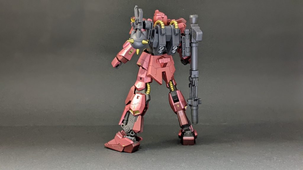 モチーフは狂四郎版レッドウォーリア。バズーカとハンマー装備