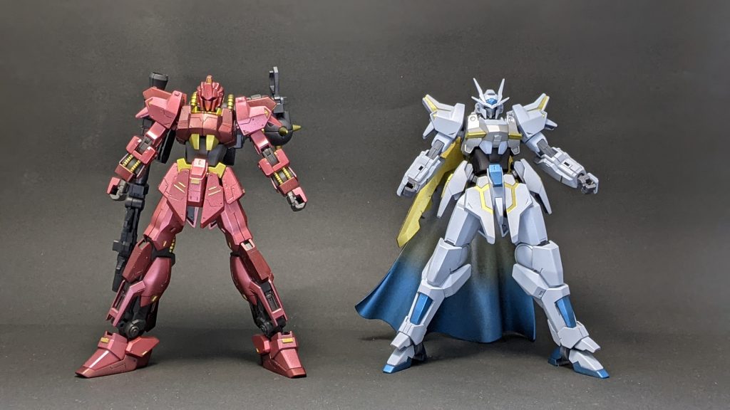 少し前にジャンクだったルナゲイザーをベースに作ったやつと比較ルナゲイザーも百式ベースのキットなので所々似てます 