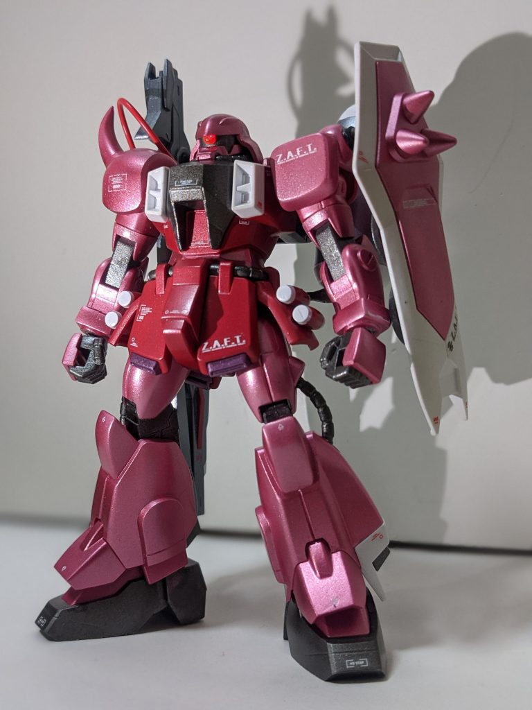 正面素立ちプロポーションはいじってませんがガッチリしててカッコいいですね全身メタリックの艶ありで仕上げてます