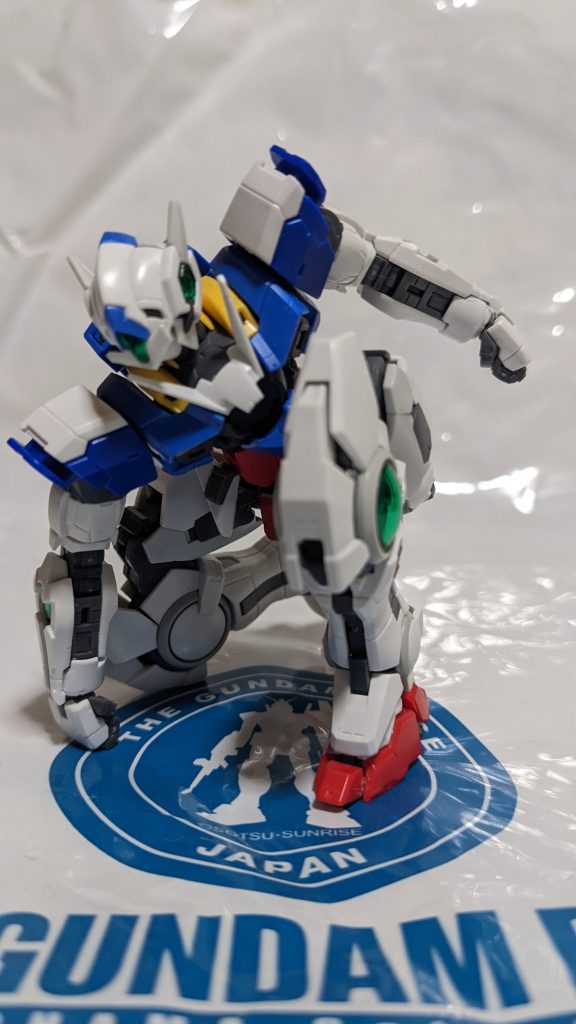 腰の改造に試行錯誤した甲斐あって、フロントスカート有りでもスーパーヒーロー着地は過去最高の仕上がりに。ゆくゆくは体育座りも違和感ない仕上がりを目指したい。