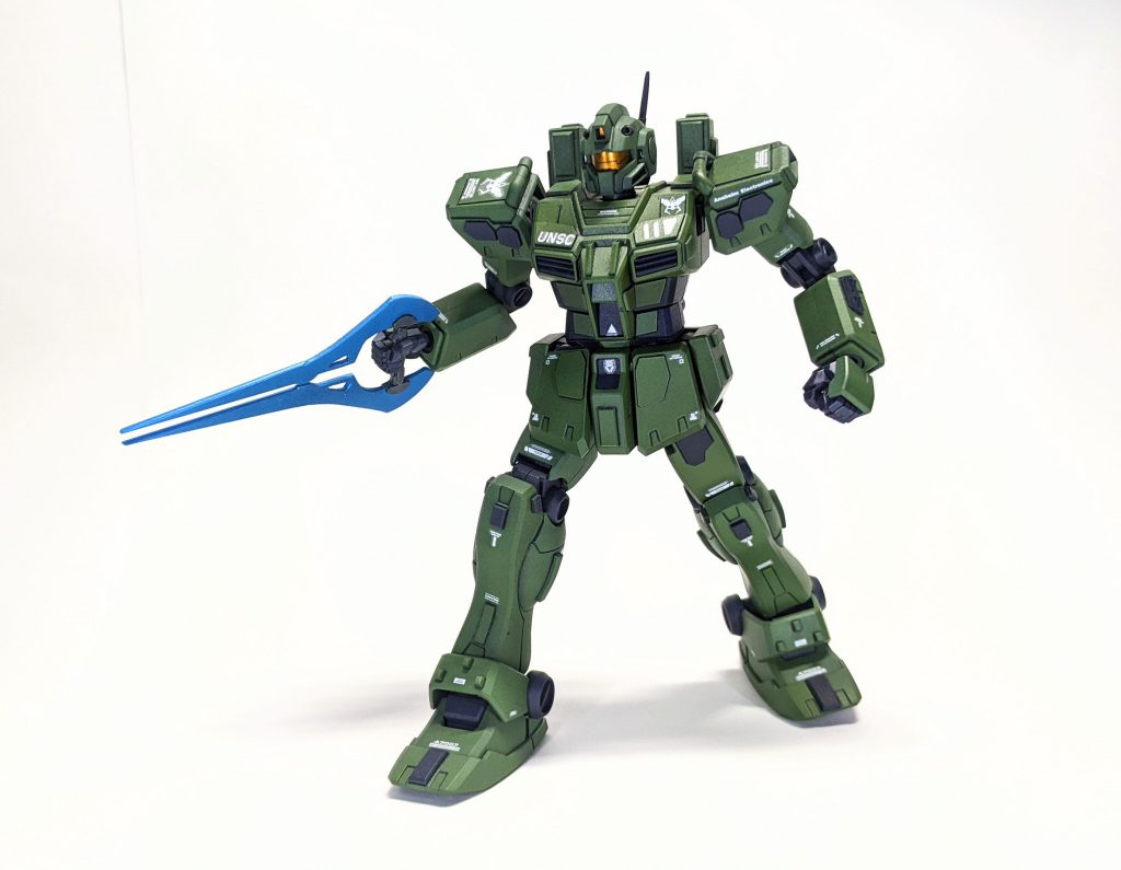 元キットは古いキットの割に腕の可動範囲はめちゃくちゃ優秀ですが、脚部等下半身の可動範囲はそこそこです。