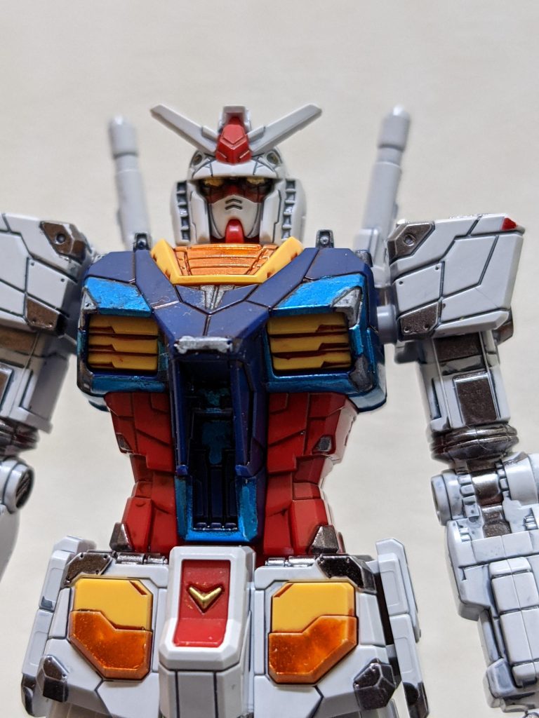 さすがにアップはキツイなぁ(汗)使った色は、ヘビーガンメタリック、メタブルー、メタオレンジ、ゴールドで、細かいところはインクを塗料皿に出して竹串で塗りました。