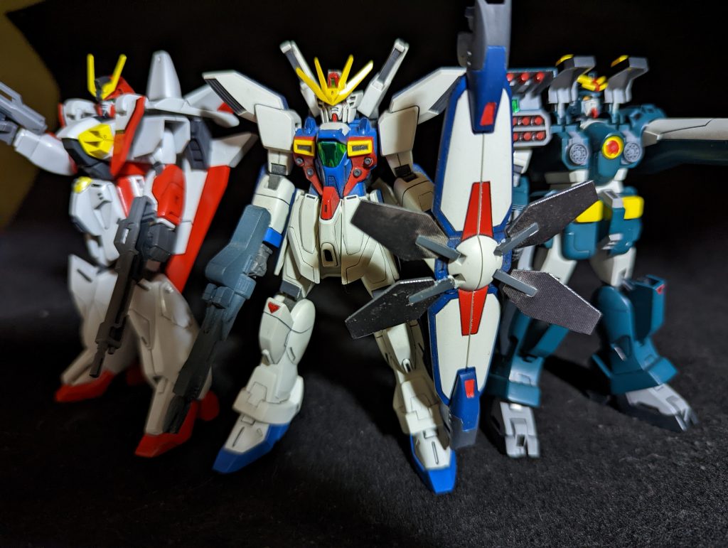 とりあえず前半機体　３体　揃いました赤いレオパルド　持ってないなあ〜ゲテモノガンダム達も見かけないし