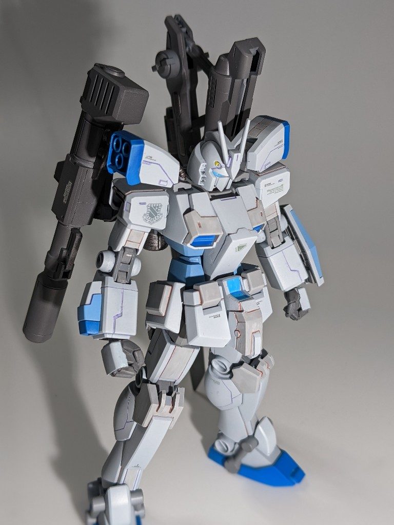 カラーはオオゴシさんのガンプラ塗装の本に掲載されていたG3のカラーリングを参考にしました。