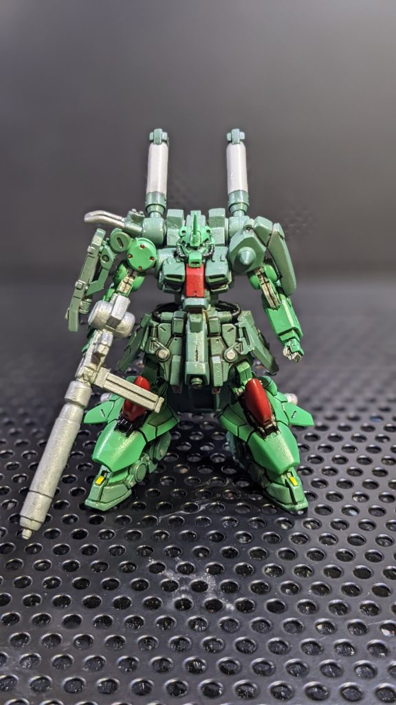 一番好きなザクなので、アーティファクトでザクⅢが出たとき絶対改造してやろうと気合いを入れて作りました。次弾辺りでドーベンウルフがきてくれたら嬉しいなぁ~