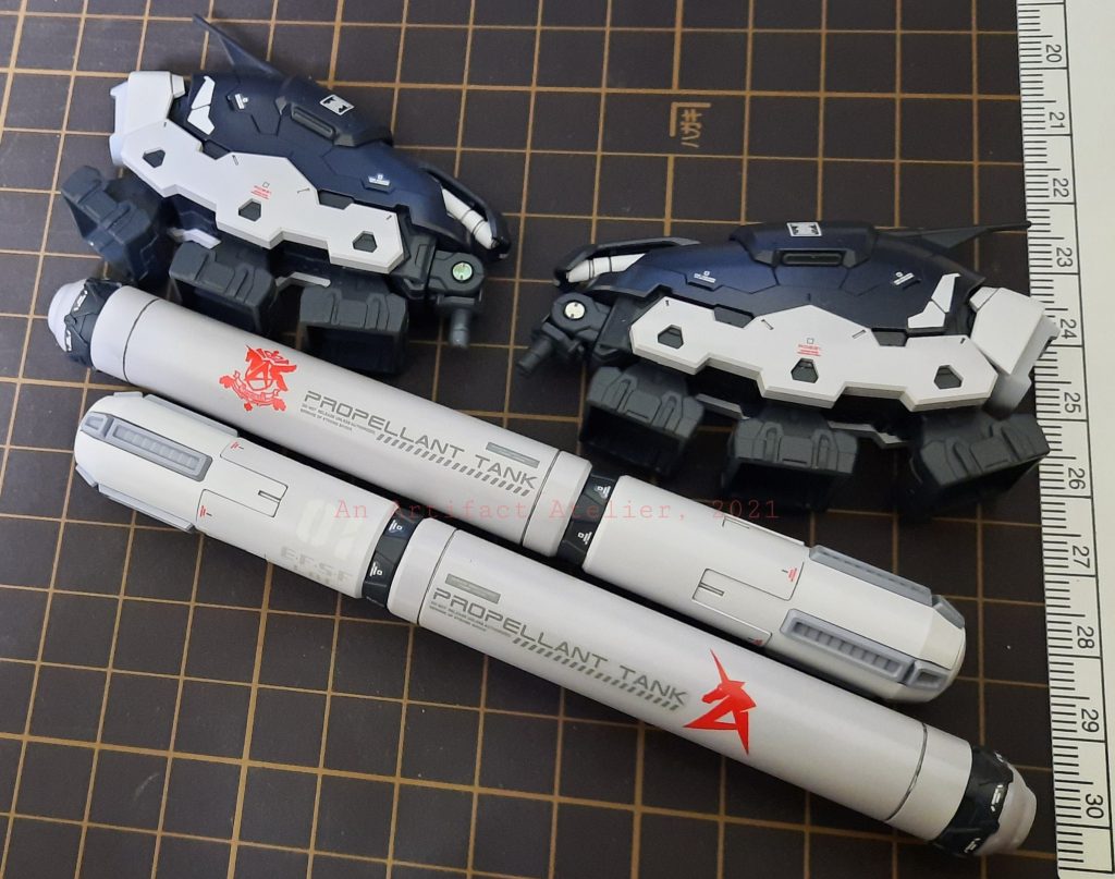 ファンネルラックとプロペラントタンク。こちらも白だけで4段階、同系異色で塗り分けています。