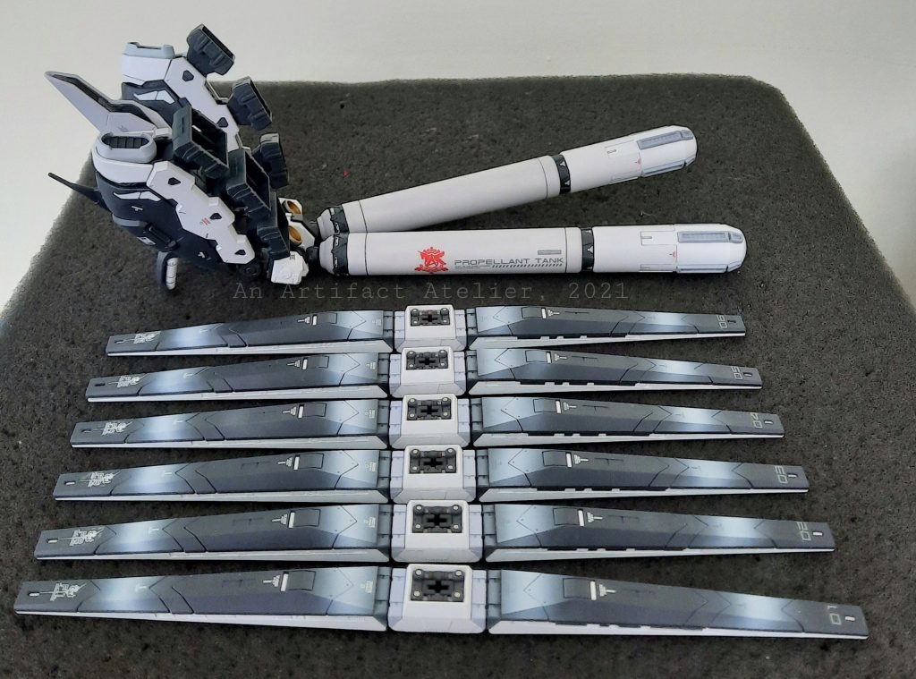 ファンネルはグラデーション塗装で仕上げています。