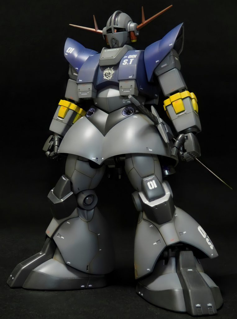 腰のビーム砲には、100円ライターの中の部品を使用しました。