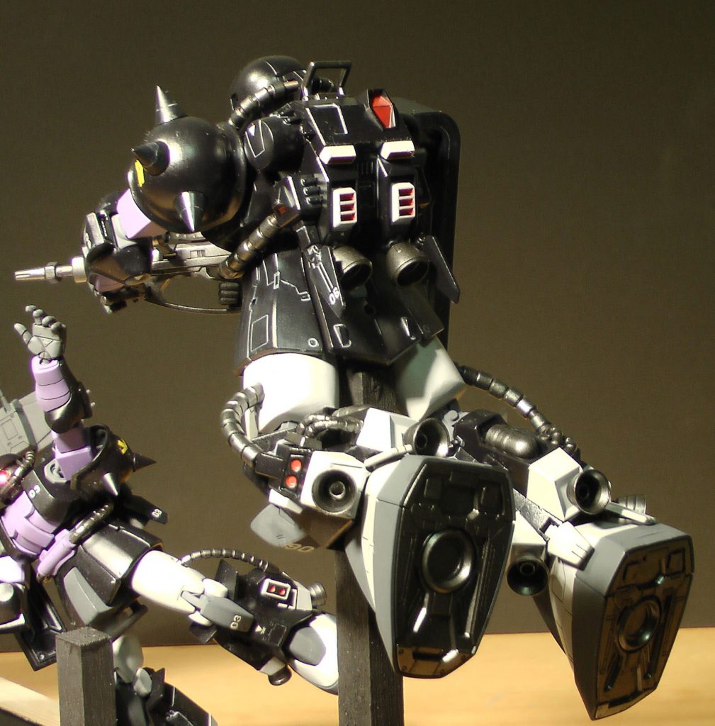 「急ぎまっす（マッシュ）！」。マッシュ機は1/100MGザクⅡR-1A型です。