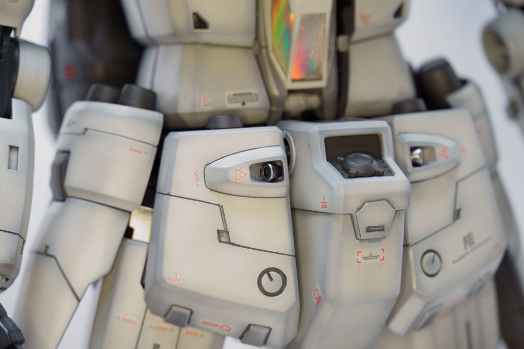 フロントアーマーにスジ彫り追加など。